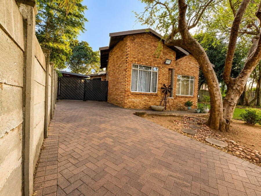 3 Bedroom Property for Sale in Geelhoutpark North West